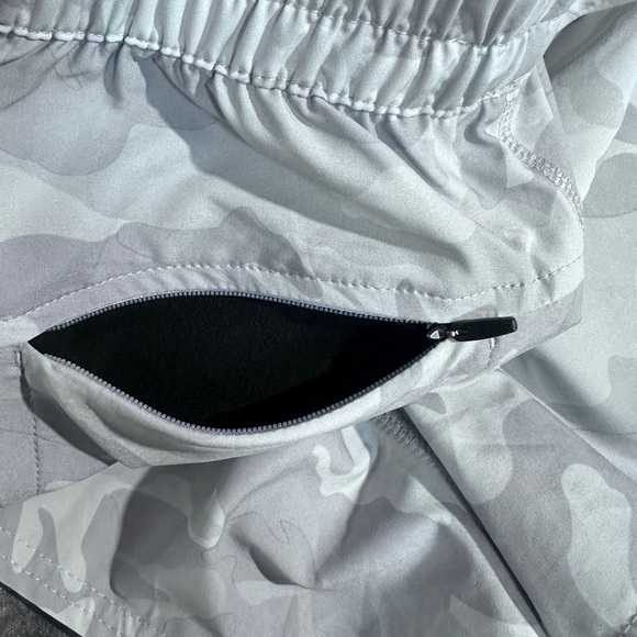 Vuori Grey Dash Lightweight Shorts [11019] - Picture 7 of 10